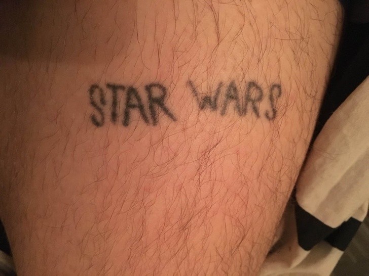 10. "Mój świetny tatuaż Gwiezdnych Wojen."