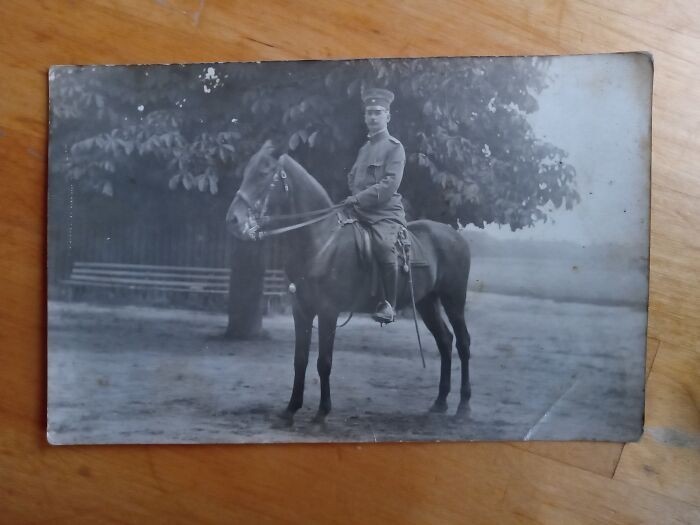 11. "Zdjęcie, które znalazłam na pchlim targu. Data na odwrocie to 09.05.1917."