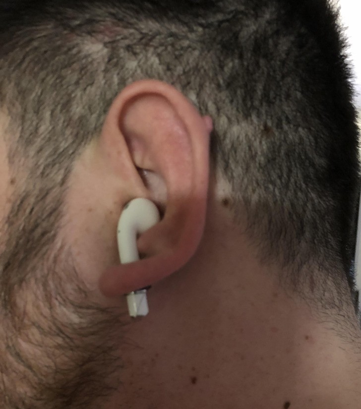 "Znalazłem nowe rozwiązanie problemu z wypadającymi AirPods."