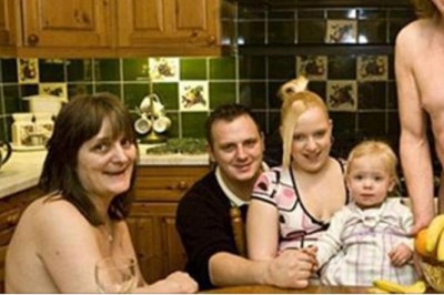 25 zawstydzających zdjęć rodzinnych których nikt nie chce pamiętać! 8 to rodzice z koszmaru! 