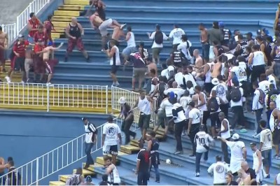 A miało być spokojnie! Konkretna wojna kibiców na całym stadionie!