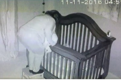 Babcia chce ułożyć wnuczka spać! Po 10 sekundach mama krzyczy przerażona, a potem wybucha śmiechem!