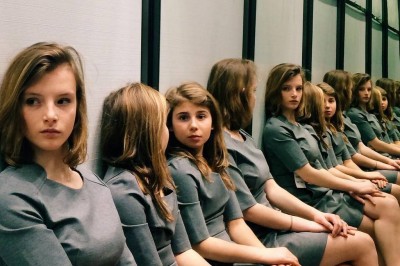 Bardzo mało osób potrafi podać poprawną ilość dziewczynek na tym zdjęciu! Dasz radę? 