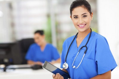 Bogaty biznesmen zachowywał się jak palant w stosunku do pielęgniarki! Dostał idealną nauczkę!