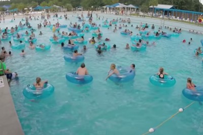 Czy widzicie w tym tłumie tonące dziecko? Wszystko na oczach ratowników!