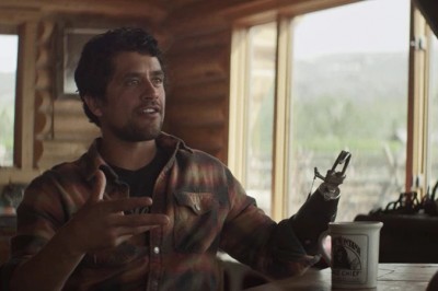 Gdy ten kucharz stracił rękę miał zakończyć karierę. Zobacz jak sobie z tym radzi. 