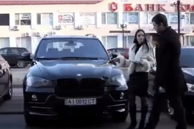 Ile pieniędzy potrzeba żeby zaimponować kobiecie? Ten film pokazuje smutną prawdę! 