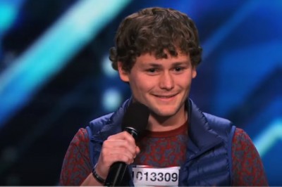 Jąkający się komik rozłożył jurorów w Mam Talent! Chłopakt ma super dystans do siebie! 