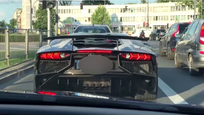 Lamborghini Aventador vs BMW M6! Konkretny wyścig na moście Poniatowskiego! 