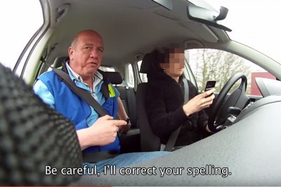 Myślała, że jest wstanie kierować i pisać smsa! Tą lekcje zapamięta do końca życia!