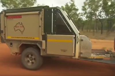 Myślałeś że widziałeś fajną przyczepę campingową?! To obczaj ten sprzęt!