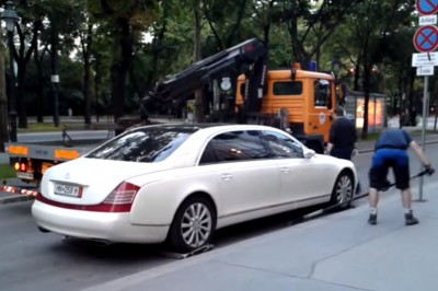 No to się chłopaki zdziwili! Maybach 62S kontra holownik straży miejskiej!