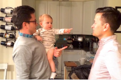 No to się mały zdziwił! Kiedy tata ma brata bliźniaka to można stracić głowę! 