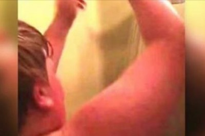 Ojciec zastanawiał się, co 12 letni syn robi tak długo pod prysznicem! W końcu nagrał powód!