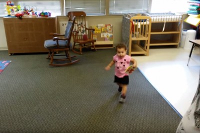 Reakcja córki po pierwszym dniu w przedszkolu sprawiła, że ciężko się nie wzruszyć! 