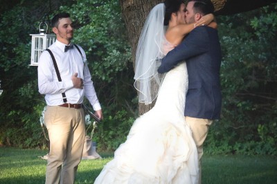 Reakcja pana młodego na widok przyszłej żony spowodowała, że goście zaniemówili.