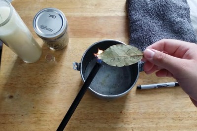 Spaliła suszone liście laurowe w swoim pokoju! To co stało się w ciągu 10 minut dało świetny efekt! 