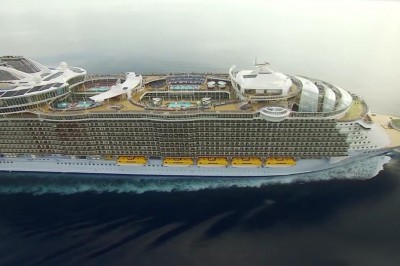 Szukasz nietypowego miejsca na wakacje? Zobacz co oferuje ten statek! 