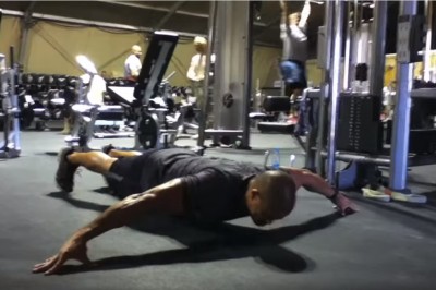 Tak się robi pompki! Pokaz ekstremalnych technik ćwiczeń!