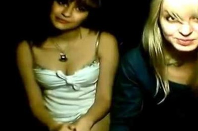 Takie młode, a już takie akcje robią! Tak teraz bawią się nastolatki na live czacie!