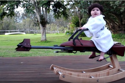 Tata zbudował niesamowity pojazd z Gwiezdnych Wojen dla córki. Zdecydowanie Moc jest w nim silna! 