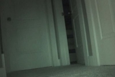 Twierdziła, że ktoś w nocy kradnie jej zabawki! To co uchwyciła kamera zaszokowało wszystkich! 