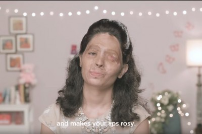 W Indiach szaleniec oblał ją kwasem. Dziś uczy jak robić makijaż. 