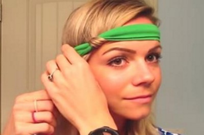 Założyła na włosy opaskę i poszła spać! Gdy rano wstała jej włosy wyglądały przecudnie! 