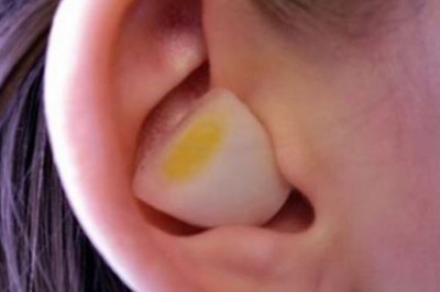 Zobacz co się stanie jeśli przed snem włożysz do ucha kawałek czosnku! To naprawdę działa! 