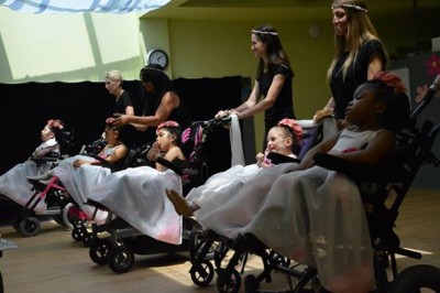 Zobacz niezwykły pokaz tańca niepełnosprawnych ballerin! Chwyta za serce!