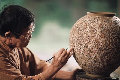 Zwykłe gliniane wazy zamieniają w dzieła sztuki! Koreańscy mistrzowie garncarstwa w akcji! 