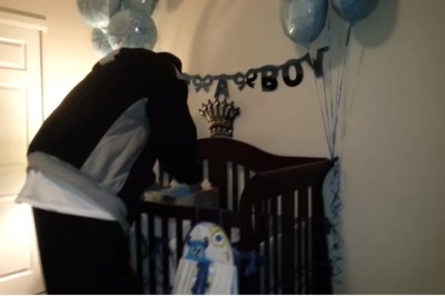 Żona przyłapała męża pochylającego się nad kołyską. Teraz zobacz jego twarzy gdy się odwrócił!