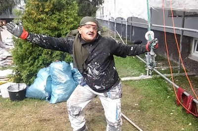 Tak pozytywnie zakręconego budowlańca jeszcze nie widziałam! Tak się ociepla bloki w Zakopanem! 