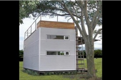 Mieszka w kontenerze, który ma 48 m powierzchni! Będziesz w szoku jak urządził jego wnętrze!