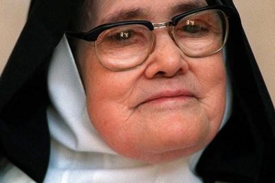 Przepowiedziała zamach na papieża Jana Pawła II! Przeczytaj co powiedziała o przyszłości Polski!