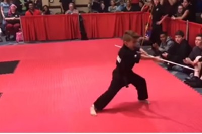   Mały, ale wariat! Dzieciak tym występem pozamiatał wszystkich przeciwników!