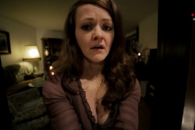 Chciała zrobić kuszące selfie dla chłopaka! Gdy zobaczyła co za nią stoi trzęsła się przerażona!