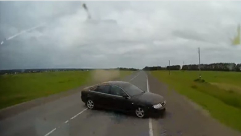 Masakryczny wypadek Audi przy 230 km/h! Tylko dla ludzi o mocnych nerwach!