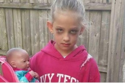  Wykończona mama robi zdjęcie swojej 7 letniej córce! Wygląd dziewczynki podbija serca ludzi!