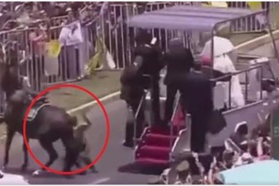 Policjantka ochraniająca Franciszka spadła z konia! Reakcja papieża zaskoczyła wszystkich widzów!
