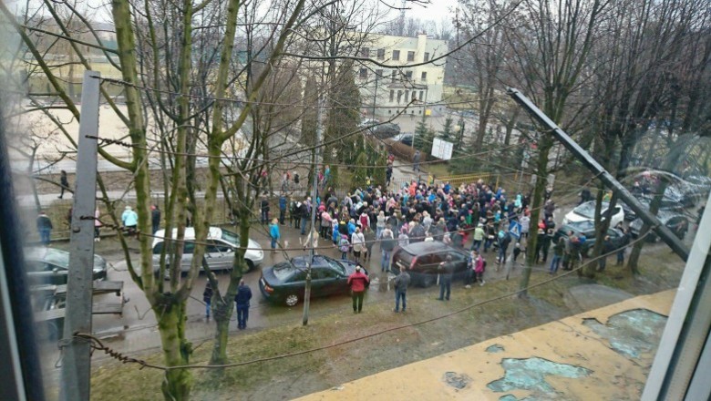 Ukryli dla dzieci 400 czekoladowych jajek! Jednak rodzice zepsuli całą zabawę!