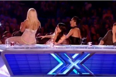 Jurorzy przed nią uciekali! Blondyna próbuje oczarować jury swoim występem w X-Factor!