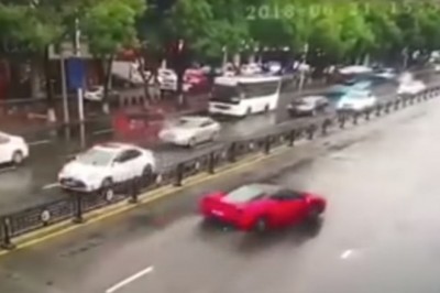 Wypożyczyła Ferrari warte 2,5 mln zł na swój ślub! Rozbiła je chwile po wyjeździe z salonu!