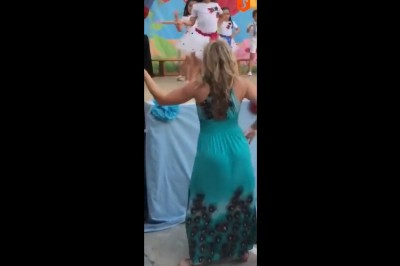 Tatuś nie wytrzymał i musiał nakręcić gorącą nauczycielkę! Wzroku nie oderwał na moment!