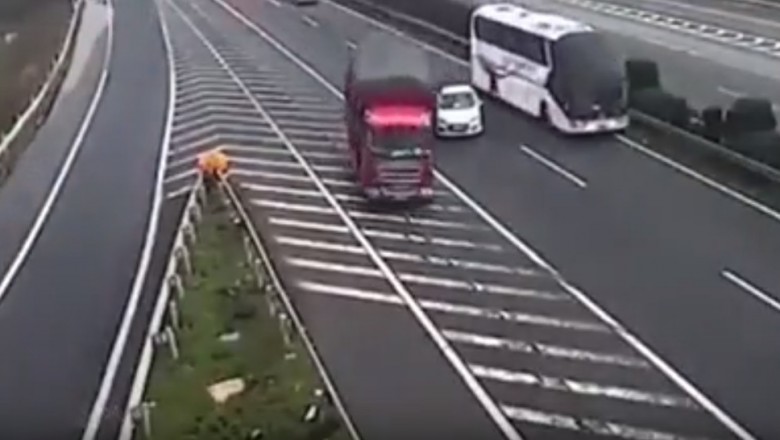 Spowodował wypadek dwóch TIRów na autostradzie, bo zawrócił na zjazd! 