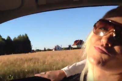 „Mąż dzwoni kochanie!” Grzeczna córcia Monisia pokazuje jak szaleje z kochankiem :D