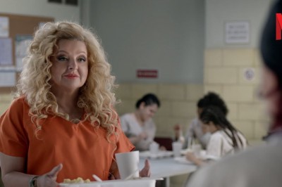 I wtedy wchodzi ona, cała na pomarańczowo! Magda Gessler w świetnej reklamie Netflixa :D