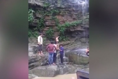 Tak się kończy próba robienia selfiaka w niebezpiecznych miejscach!