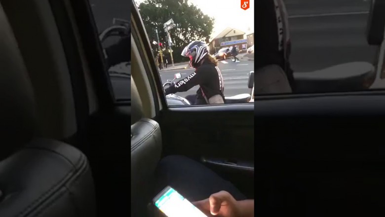 Pięknie poszła! Gdy z ziomkami na światłach spotykasz pannę na motocyklu :D