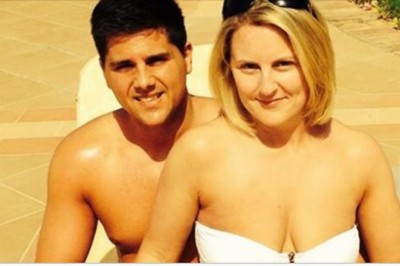 Wdowa spogląda na ślubną fotografię! Zauważa tam coś, co mogło uratować życie jej męża!